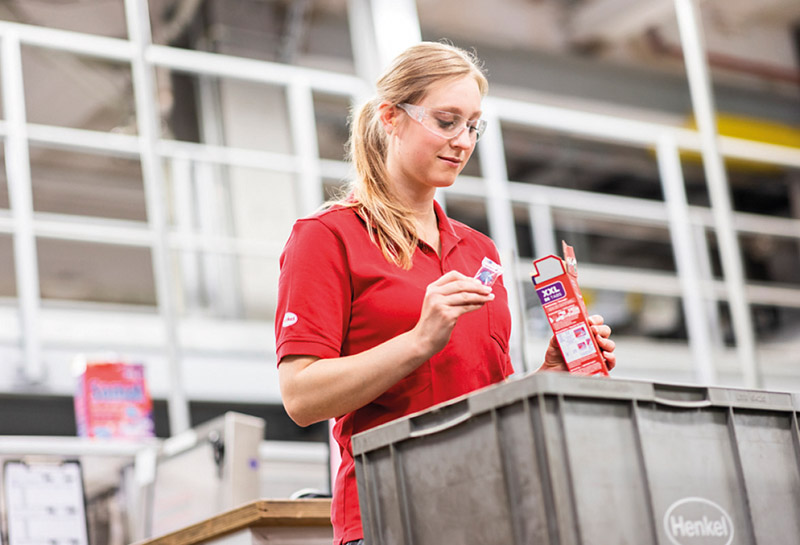 Arbeiterin_c_Henkel_AG.jpg