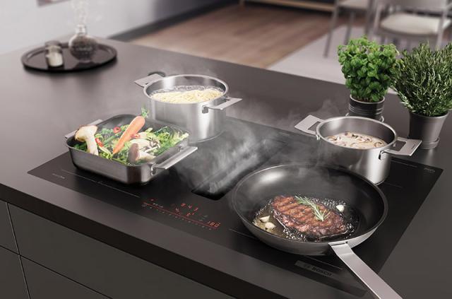 Bosch_präsentiert_neue_Kochfelder_mit_Dunstabzug_mit_XL_Flex_Zonen_im_Matt_Design.jpg