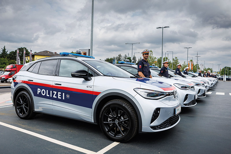E-Autos im Polizei-Look