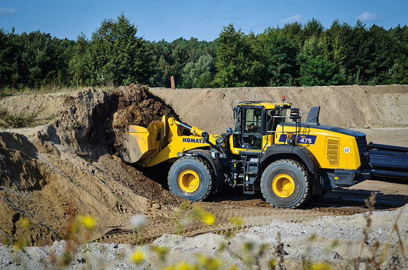 Komatsu25.jpg