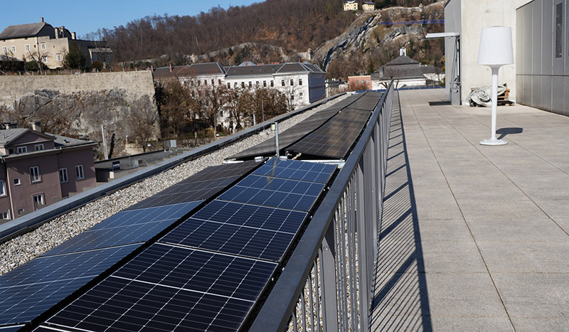 Strom_vom_Dach_PV-Anlage_Unipark_Nonntal.jpg