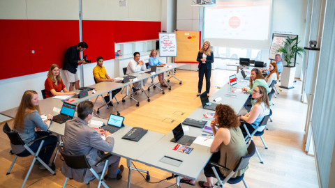 Warum Führungskräfte­entwicklung jetzt über die Zukunft von Unternehmen entscheidet