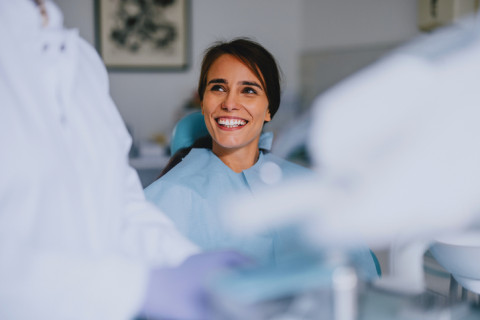 Pulsierende Zahnschmerzen: Erste Hilfe und Tipps