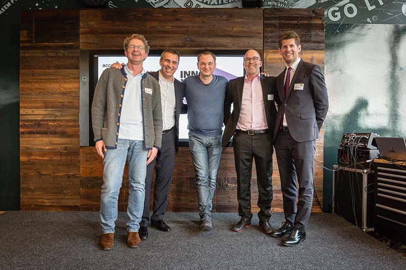 Foto: Klären Irrtümer der Innovationsarbeit auf: Stefan Häbich (Bee One), Michael Zettel (Accenture), Mark Turrell, Oliver Holle (Speedinvest) und Harald Kollmann (ÖBB).