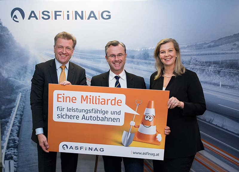 Foto: Verkehrsminister Norbert Hofer mit den Asfinag-Vorständen Klaus Schierhackl und Karin Zipperer bei der Präsentation der Investitionspläne 2018.