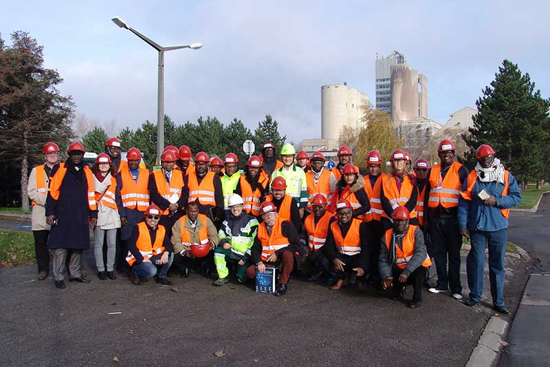 Internationale Teilnehmer der UNIDO LDC Konferenz bei der Studientour im Lafarge Zementwerk Mannersdorf