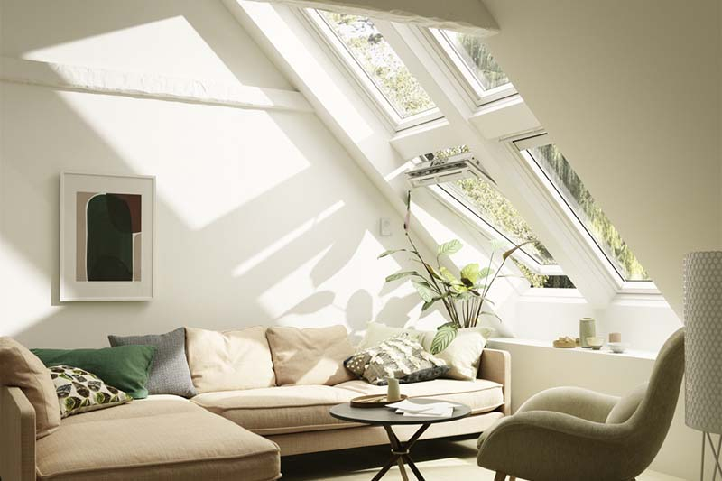 Foto: Laut Velux-Umfrage empfinden rund drei Viertel der Befragten bessere Stimmung in hellen Wohnräumen. 