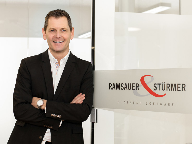 Markus Neumayr, Ramsauer & Stürmer, holt mit digu digital unlimited seinen ersten spezialisierten Vertriebs- und Implementierungspartner für die rs2-Software an Bord.