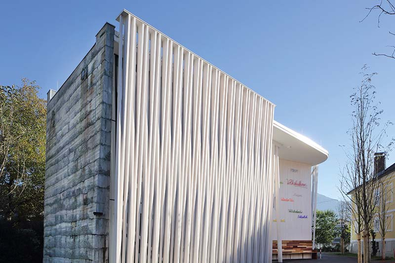 Foto: Das Siegerprojekt des GVTB-Betonpreis 2017 ist das »Haus der Volkskulturen« in Salzburg, das unter anderem mit dem Einsatz von Stampfbeton überzeugte.