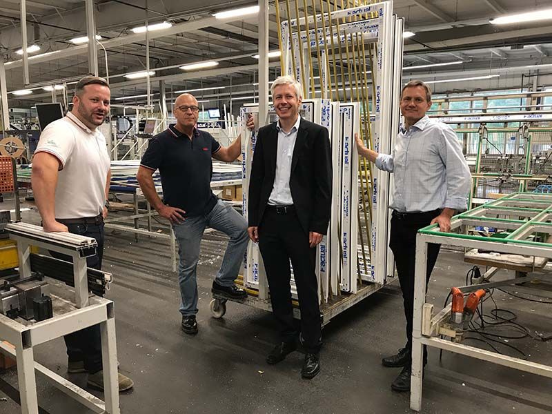 Foto: Daniel Gstach und Robert Schott (Verkaufsleiter Zech-Gruppe) freuen sich mit Herwig und Ingo Ganzberger (Gesellschafter Actual) über die strategische Kooperation. 