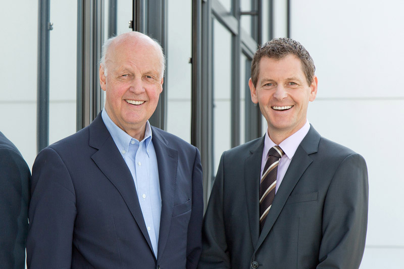 Firmengründer Helmut Ramsauer und der neue Eigner Markus Neumayr.