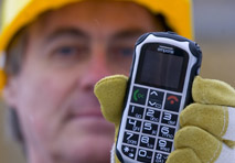 Nicht nur für Senioren: Die Linzer emporia punktet mit ihren robusten Handys bereits europaweit. 