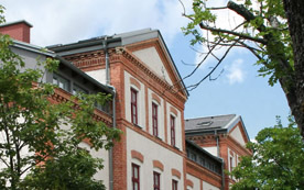 In Felixdorf (Bild) und Wien-Penzing wird vorgezeigt, wie eine energetische Gebäudesanierung unter den strengen Augen des Bundesdenkmalamts erfolgreich über die Bühne gehen kann. 