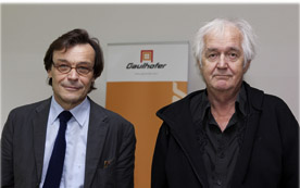 Manfred Gaulhofer zusammen mit Star-Autor Henning Mankell.