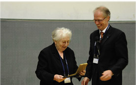 Judith Lang wurde mit der Helmholtz-Medaille ausgezeichnet.