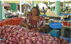 Marktfrau in CÔte D'Ivore. Selbstständig durch Mikrokredit