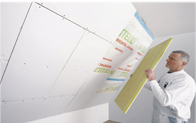 Macht auch ältere Steildächer zeitgemäß und energieeffizient: die neue, nur 5 Zentimeter dünne Untersparren-Verbundplatte ''Aerorock UD''.