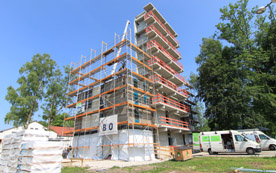 In nur vier Wochen wurde ein achtstöckiges Gebäude aus Holz im deutschen Bad Aibling errichtet. 